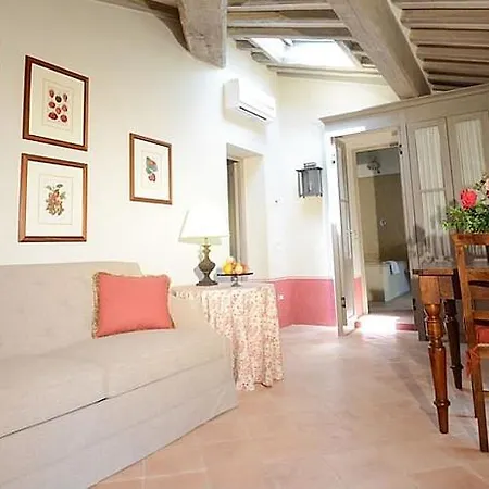 Апартаменты Sleeps 2 Pool Air Con Wifi