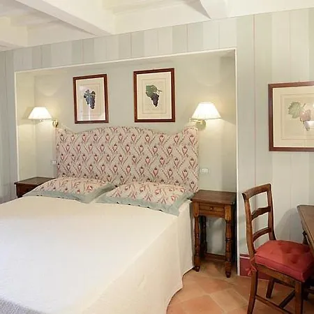 Sleeps 2 Pool Air Con Wifi Апартаменты