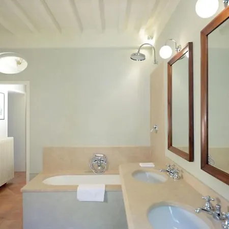 Sleeps 2 Pool Air Con Wifi *